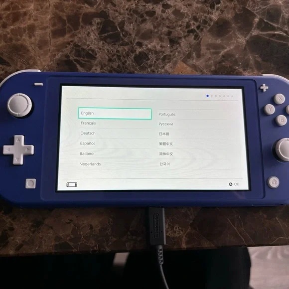 Blue Nintendo switch lite - Picture 2 of 6